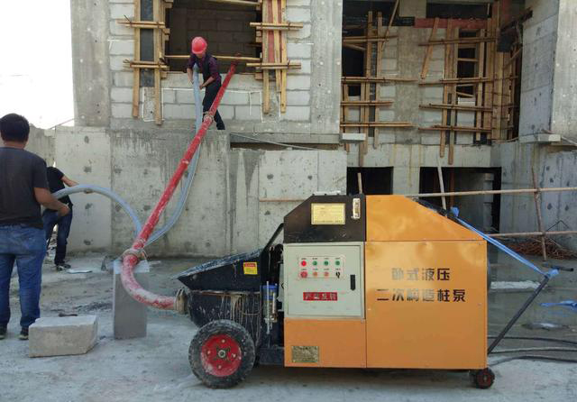 During the entire pumping process of the concrete delivery pump, the following points should be noted